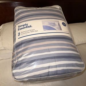 Simply Essential Sketched Stripe 2 Piece Twin Sz Comforter Set Brand New